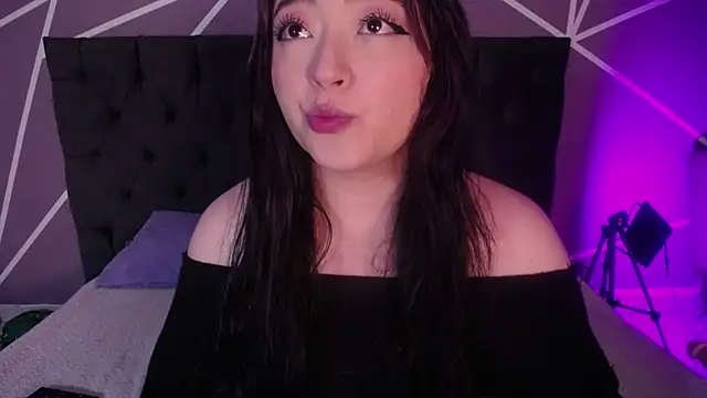 Snapshot of Miss_Loise chatting on March 19, 2025, 1:51 pm Miss Loise online show from March 19, 2025, 1:51 pm