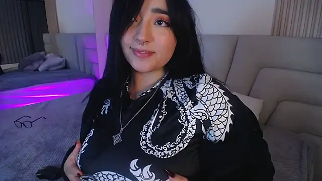 Snapshot of Miss_Loise chatting on November 14, 2025, 2:59 am Miss Loise online show from November 14, 2025, 2:59 am