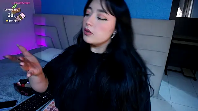 Snapshot of Miss_Loise chatting on September 25, 2025, 4:40 am Miss Loise online show from September 25, 2025, 4:40 am