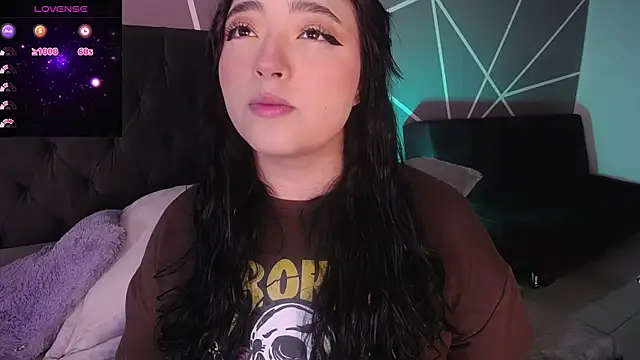 Snapshot of Miss_Loise chatting on March 13, 2025, 2:12 pm Miss Loise online show from March 13, 2025, 2:12 pm