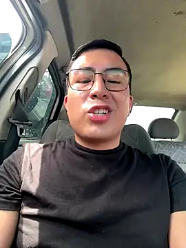 andrewmhilton  online show from October 15, 2025, 5:43 pm