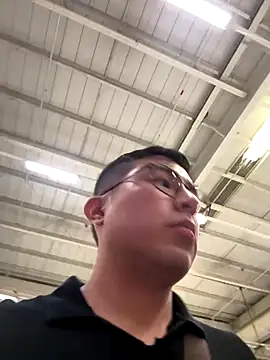 andrewmhilton  online show from October 13, 2025, 6:42 pm