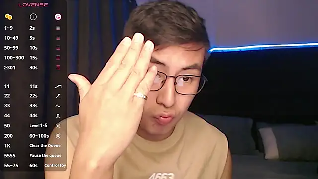 andrewmhilton  online show from September 28, 2025, 6:20 am