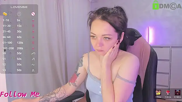 AnnyHoney  online show from May 21, 2026, 12:02 pm