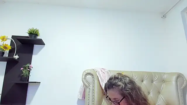 MatureHorny 70 online show from February 25, 2025, 7:49 pm