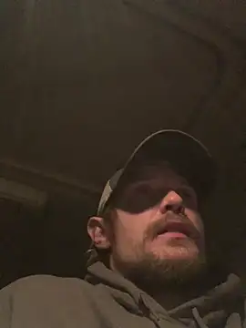 Snapshot of Midwestalpha chatting on February 5, 2026, 12:06 am Midwestalpha online show from February 5, 2026, 12:06 am