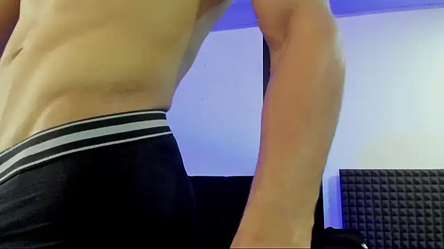 Snapshot of jhonnysnow17 chatting on March 14, 2025, 5:35 pm jhonnysnow17 online show from March 14, 2025, 5:35 pm