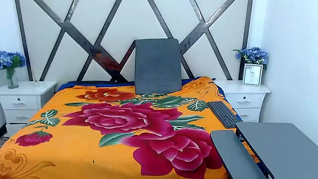 ChloexBigAss online show from January 2, 2025, 11:49 pm