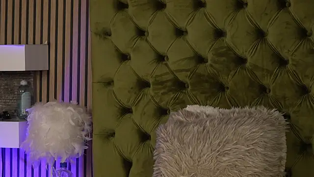 TiffanyMaze online show from September 20, 2025, 6:07 am