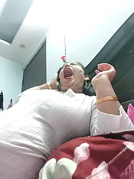 Poojabhabi101 online show from March 5, 2025, 5:50 am