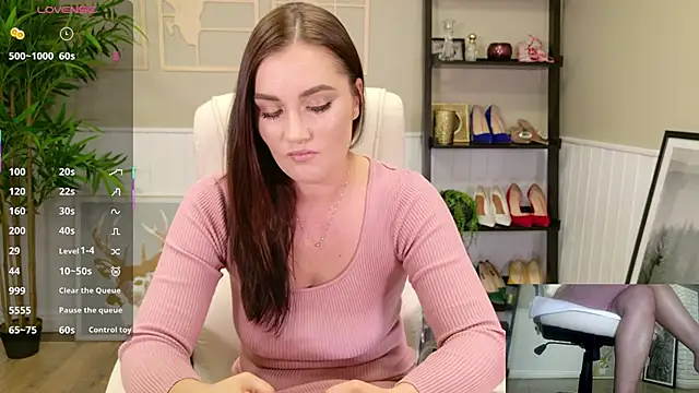 SelineSole online show from November 5, 2025, 5:27 pm