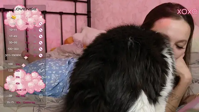 lil luna x online show from February 15, 2025, 4:01 pm