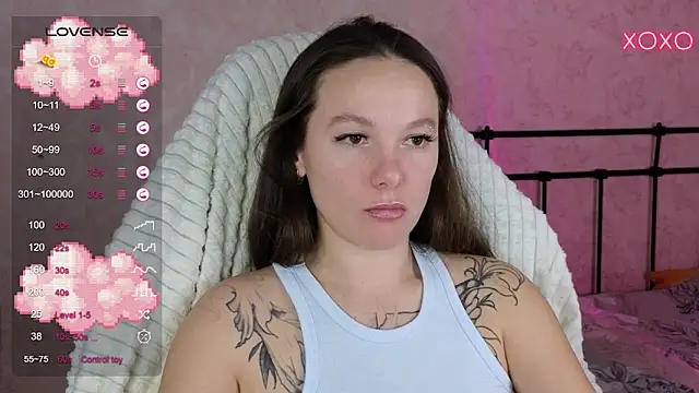 lil luna x online show from February 19, 2025, 12:55 pm