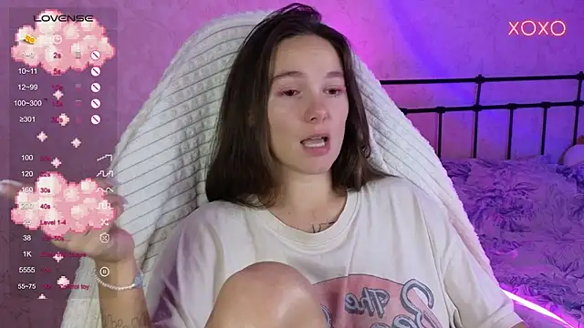 lil luna x online show from October 7, 2025, 8:54 pm