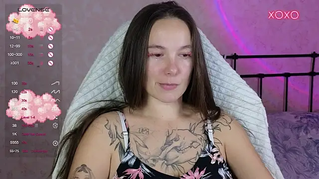 lil luna x online show from October 5, 2025, 5:58 pm