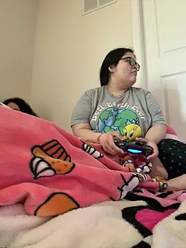 LiverandBrat77 online show from March 19, 2026, 4:51 pm