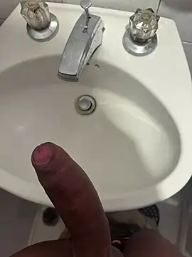 hurrencam online show from January 12, 2026, 7:48 am