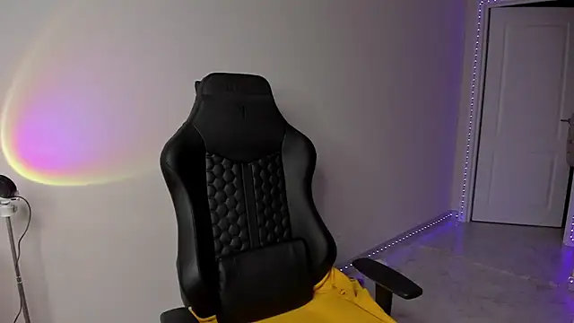 Snapshot of Vincent_Strong chatting on March 2, 2025, 1:26 am Vincent Strong online show from March 2, 2025, 1:26 am