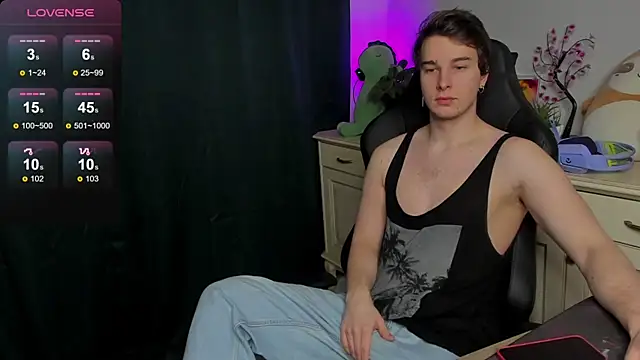 Snapshot of Vincent_Strong chatting on October 11, 2025, 8:15 am Vincent Strong online show from October 11, 2025, 8:15 am