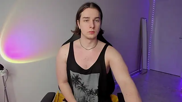 Snapshot of Vincent_Strong chatting on March 17, 2025, 10:06 am Vincent Strong online show from March 17, 2025, 10:06 am