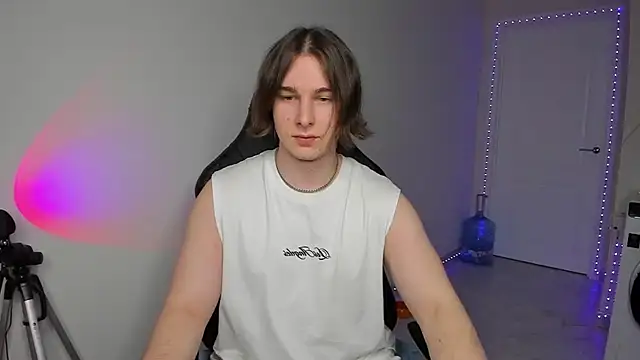 Snapshot of Vincent_Strong chatting on January 27, 2025, 12:37 pm Vincent Strong online show from January 27, 2025, 12:37 pm