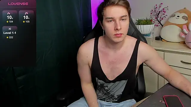 Snapshot of Vincent_Strong chatting on September 17, 2025, 8:16 am Vincent Strong online show from September 17, 2025, 8:16 am