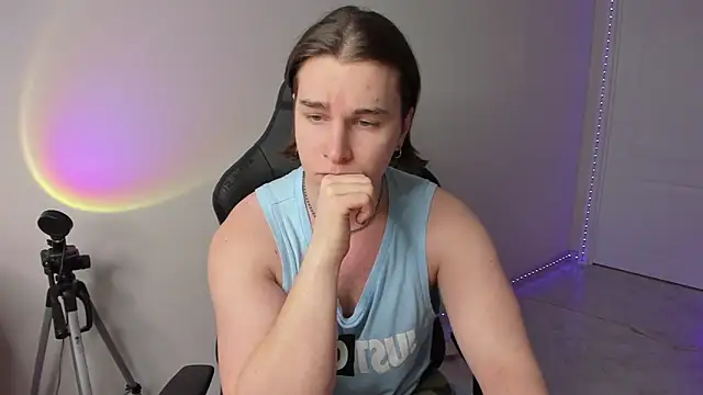 Snapshot of Vincent_Strong chatting on February 16, 2025, 1:38 pm Vincent Strong online show from February 16, 2025, 1:38 pm