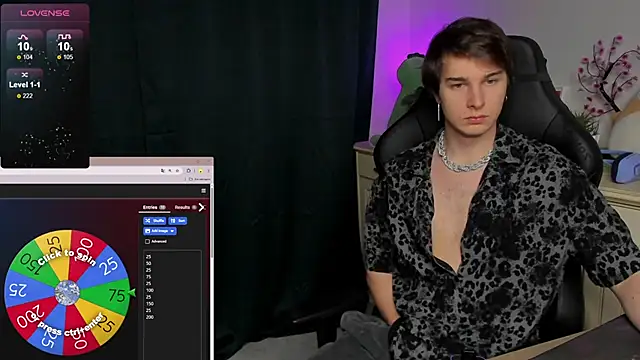 Snapshot of Vincent_Strong chatting on November 3, 2025, 9:24 am Vincent Strong online show from November 3, 2025, 9:24 am