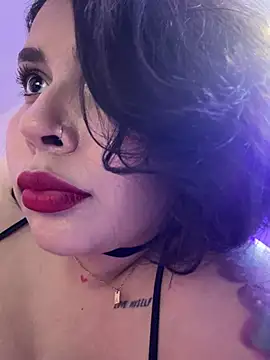 GigiiStone online show from March 12, 2025, 12:42 am