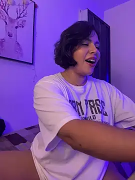 GigiiStone online show from September 24, 2025, 11:10 pm