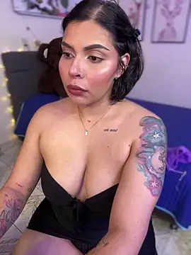 GigiiStone online show from February 25, 2025, 9:04 pm