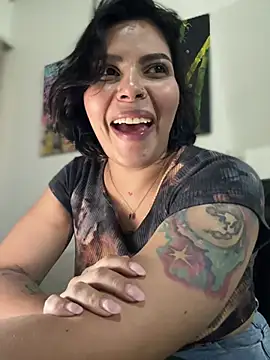 GigiiStone online show from February 16, 2025, 12:08 am