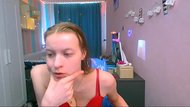 Snapshot of __Aphrodita__wow__ chatting on February 18, 2025, 9:32 am Aphrodita wow online show from February 18, 2025, 9:32 am