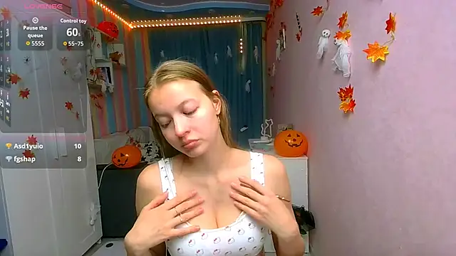 Snapshot of __Aphrodita__wow__ chatting on November 2, 2025, 1:27 pm Aphrodita wow online show from November 2, 2025, 1:27 pm