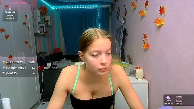 Snapshot of __Aphrodita__wow__ chatting on November 28, 2025, 10:04 am Aphrodita wow online show from November 28, 2025, 10:04 am