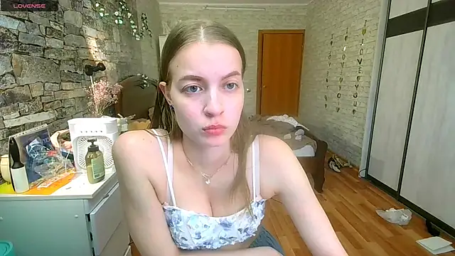Snapshot of __Aphrodita__wow__ chatting on May 11, 2026, 2:40 pm Aphrodita wow online show from May 11, 2026, 2:40 pm