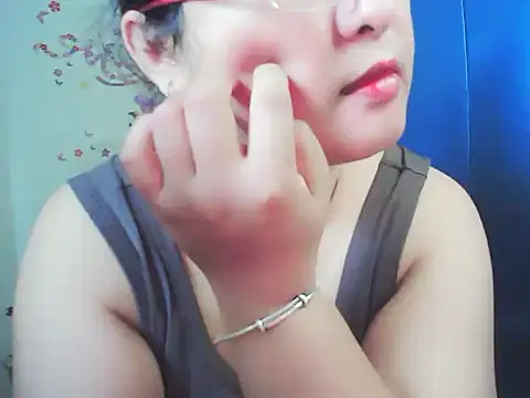 xiaorou-z online show from October 11, 2025, 6:36 am