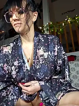 anyalikestosuck online show from December 17, 2024, 2:00 pm