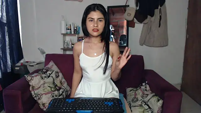 Nathacha online show from March 18, 2025, 10:04 pm