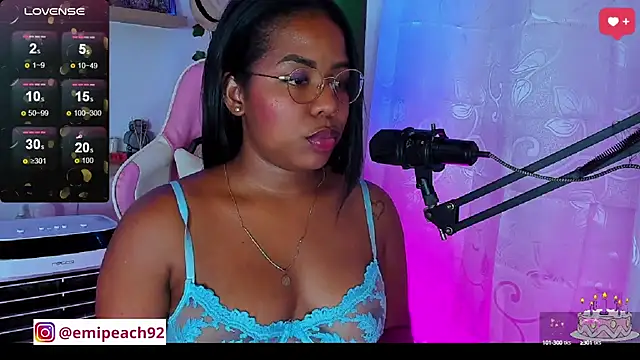 samanthaabloom online show from March 18, 2025, 5:02 am