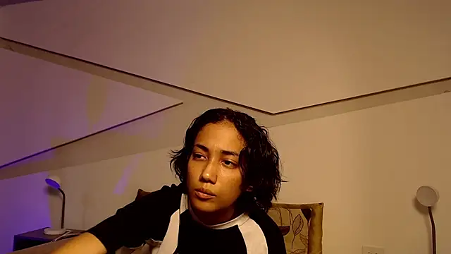 hot little bunny online show from September 8, 2025, 9:36 pm