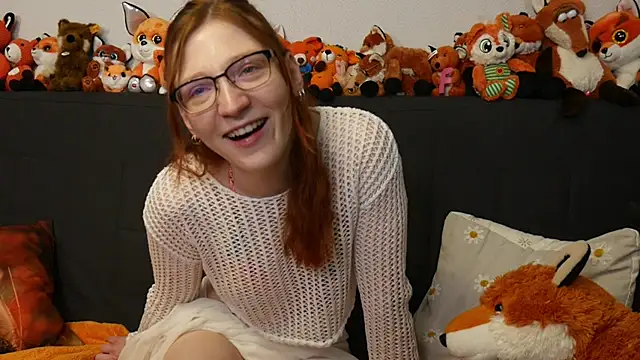 Snapshot of FinaFoxy chatting on June 21, 2026, 12:44 pm FinaFoxy online show from June 21, 2026, 12:44 pm