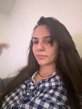 TaniaAmore online show from December 1, 2025, 4:52 pm