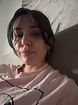 TaniaAmore online show from October 8, 2025, 12:39 pm