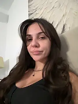 TaniaAmore online show from November 4, 2025, 4:44 pm