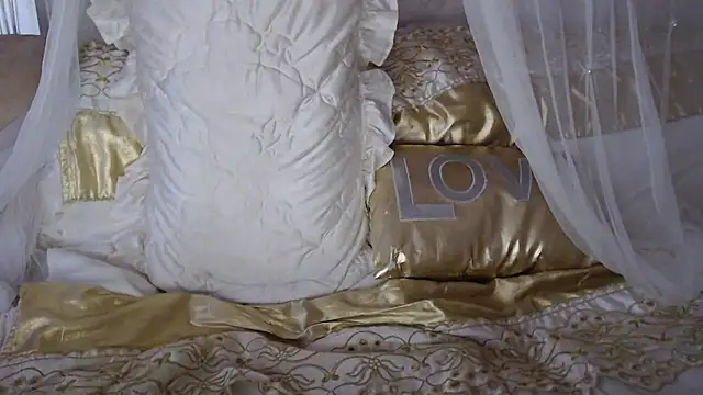 Mia-Montal777 online show from March 12, 2025, 3:40 pm