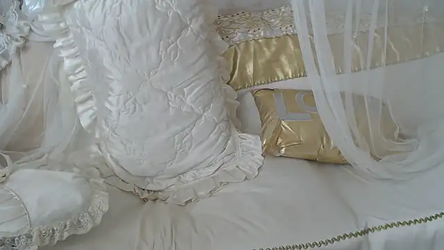 Mia-Montal777 online show from September 17, 2025, 6:04 am