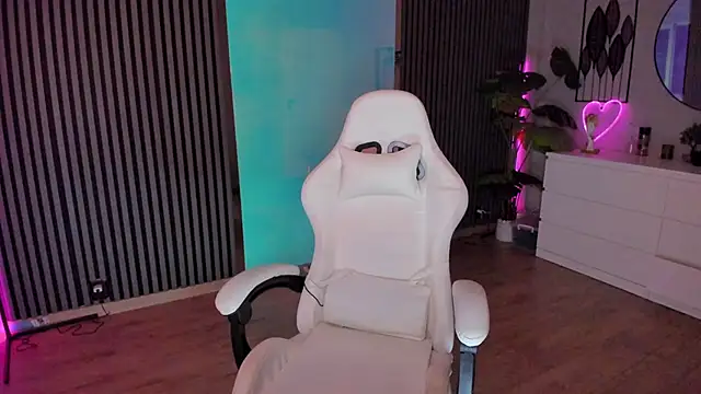 SeraVonDee online show from December 11, 2024, 11:43 pm