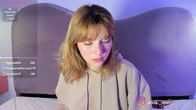 Snapshot of Ania_jones chatting on March 1, 2025, 3:43 am Ania jones online show from March 1, 2025, 3:43 am