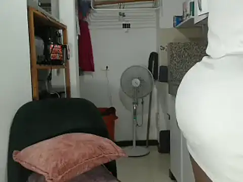 LiraRusso online show from February 20, 2025, 12:19 am